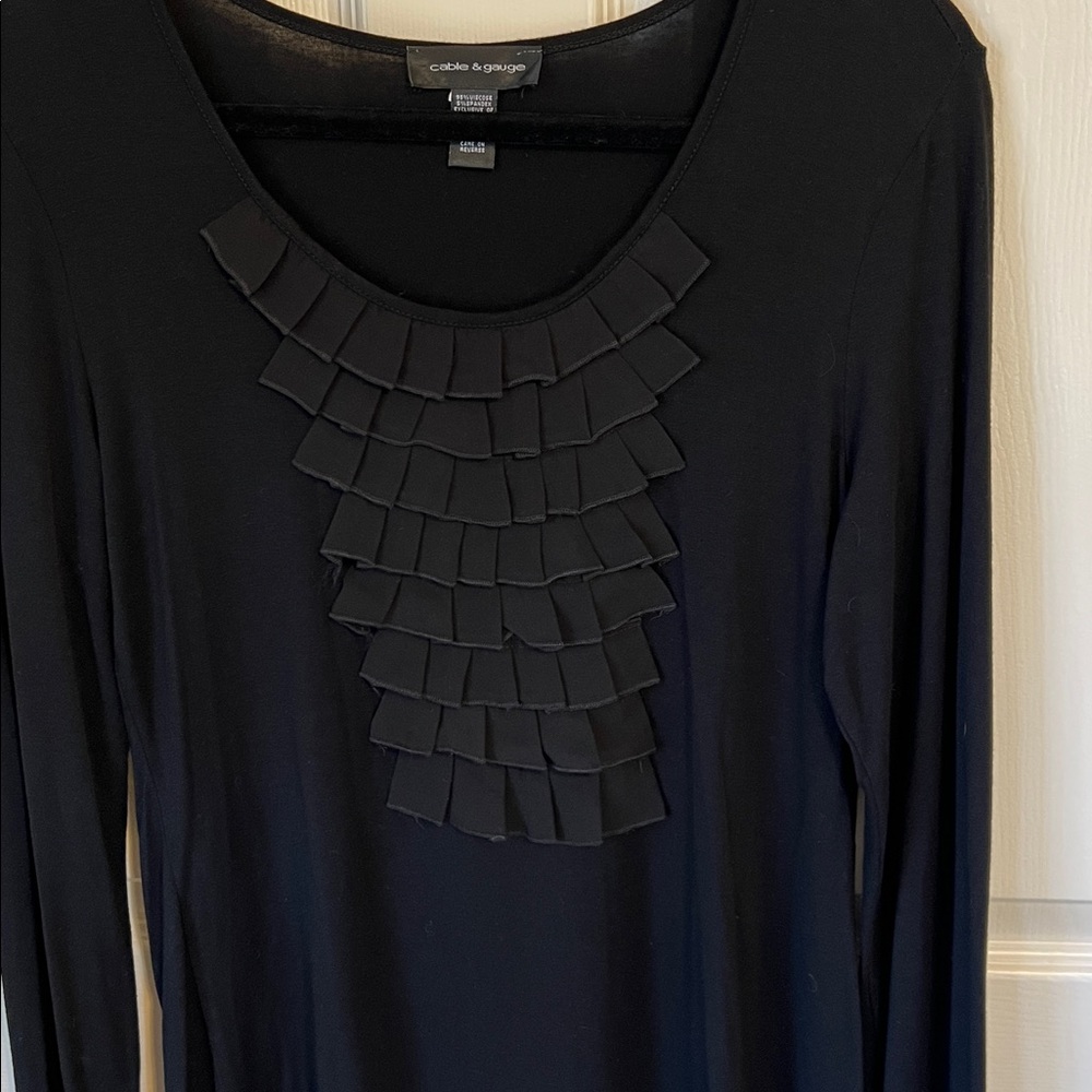 Cable & Gauge Black Tiered Front Top